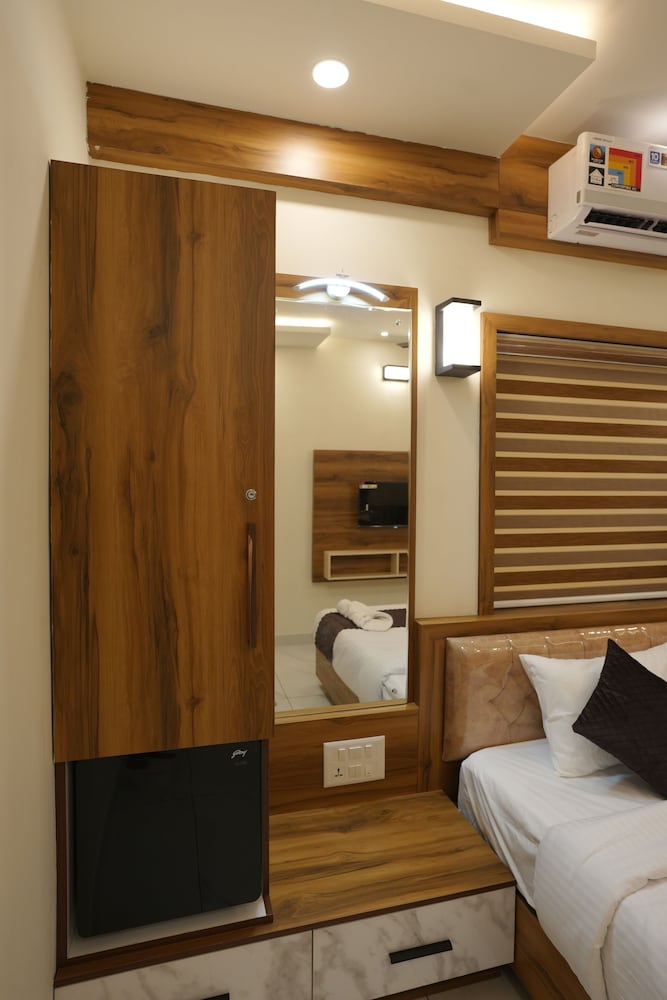 Standard Room, Balcony, Mountain View
