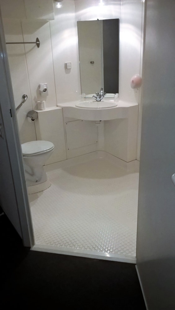 Standard Double Room, Accessible photo 3