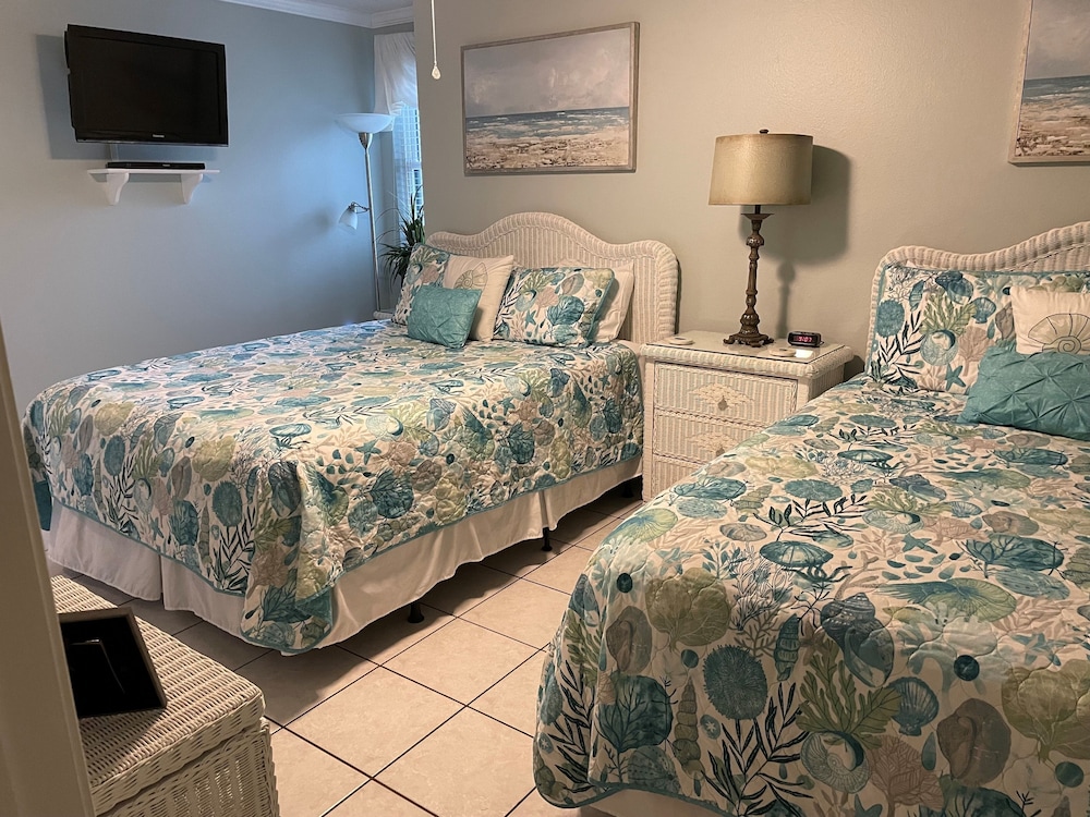 Condo, 2 Bedrooms