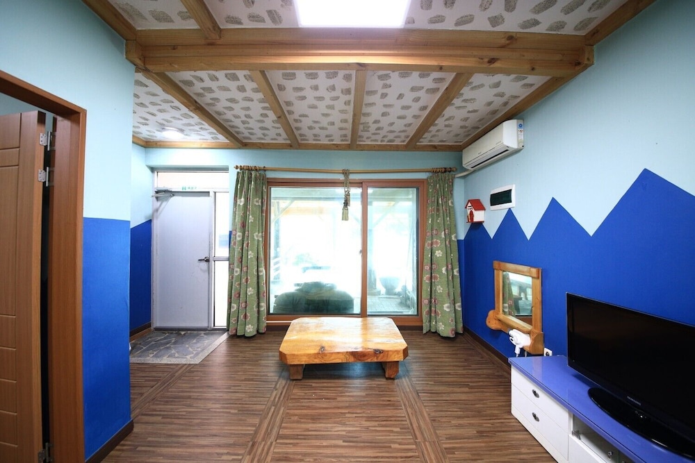 Room (H Windsor 4) photo 2