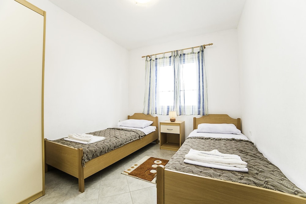 Apartment, Multiple Beds