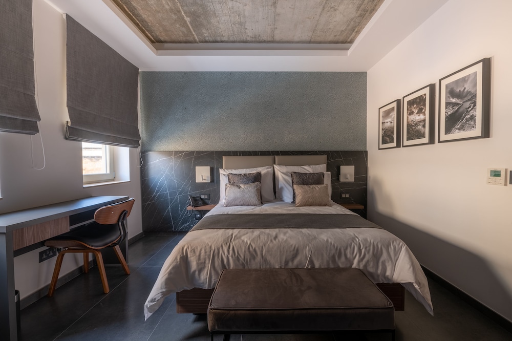 Deluxe Double or Twin Room - Photo 1