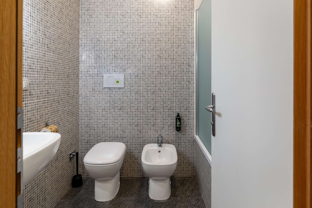 Deluxe Double Room - Photo 8