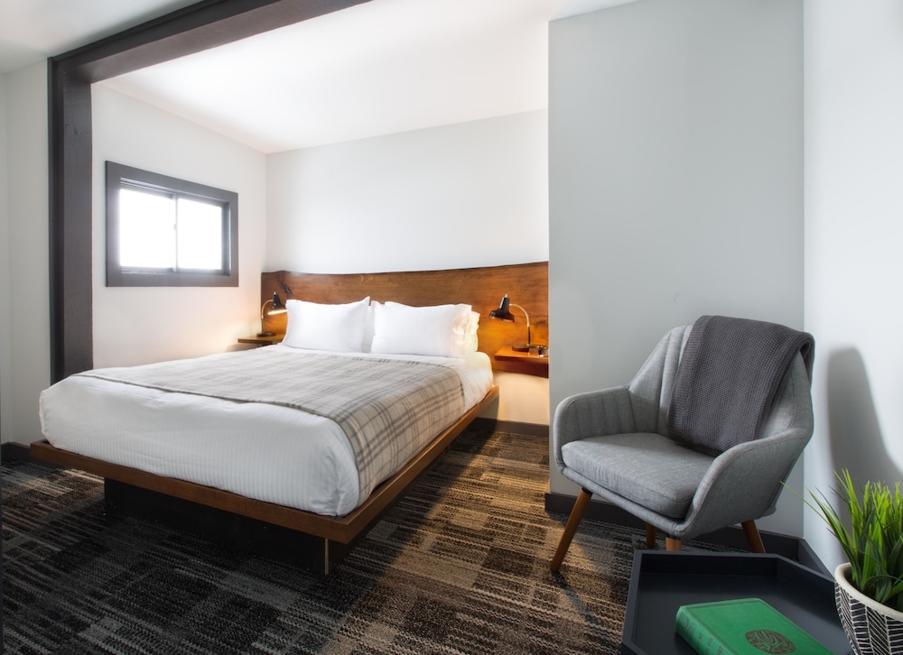 Suite, 2 Bedrooms photo 2