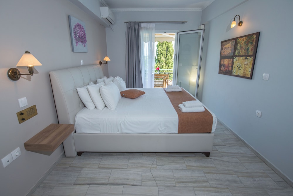 Twin Room, Partial Sea View photo 1