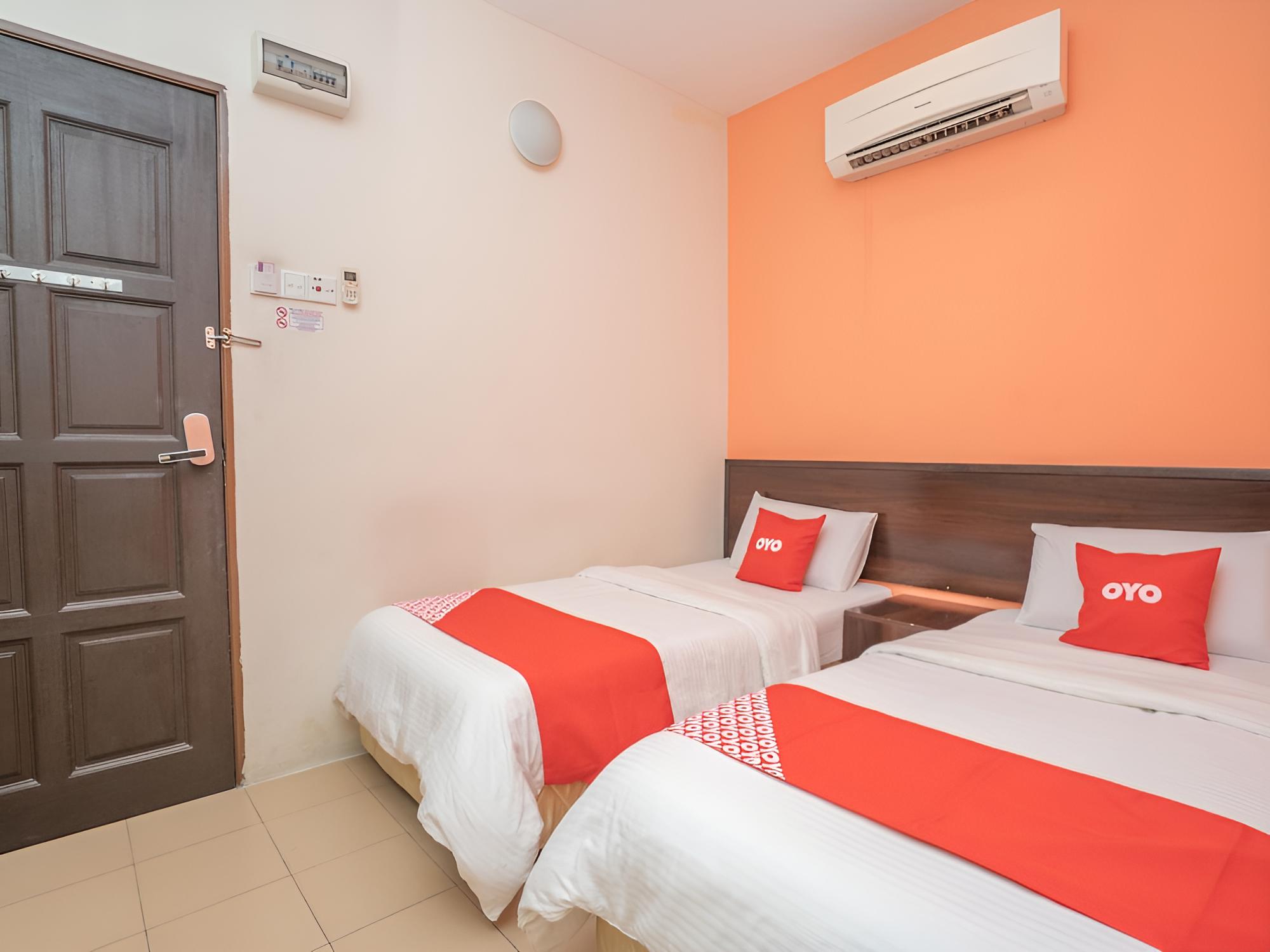 Standard Twin Room photo 2