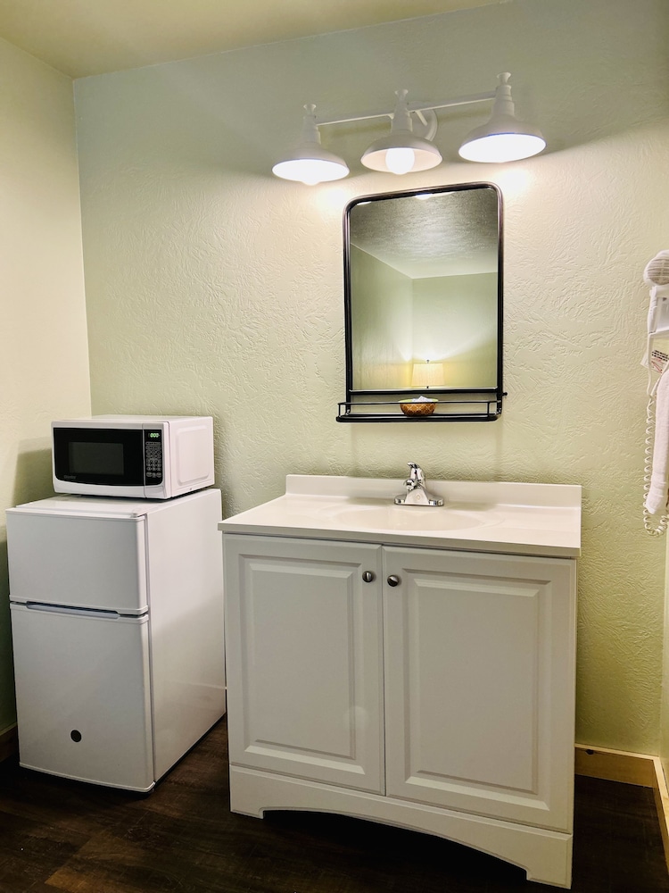 Standard Room, 1 Queen Bed, Mountain View photo 3