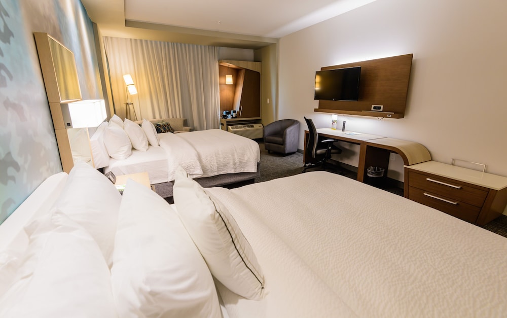 Room, 2 Queen Beds (Hearing Accessible)