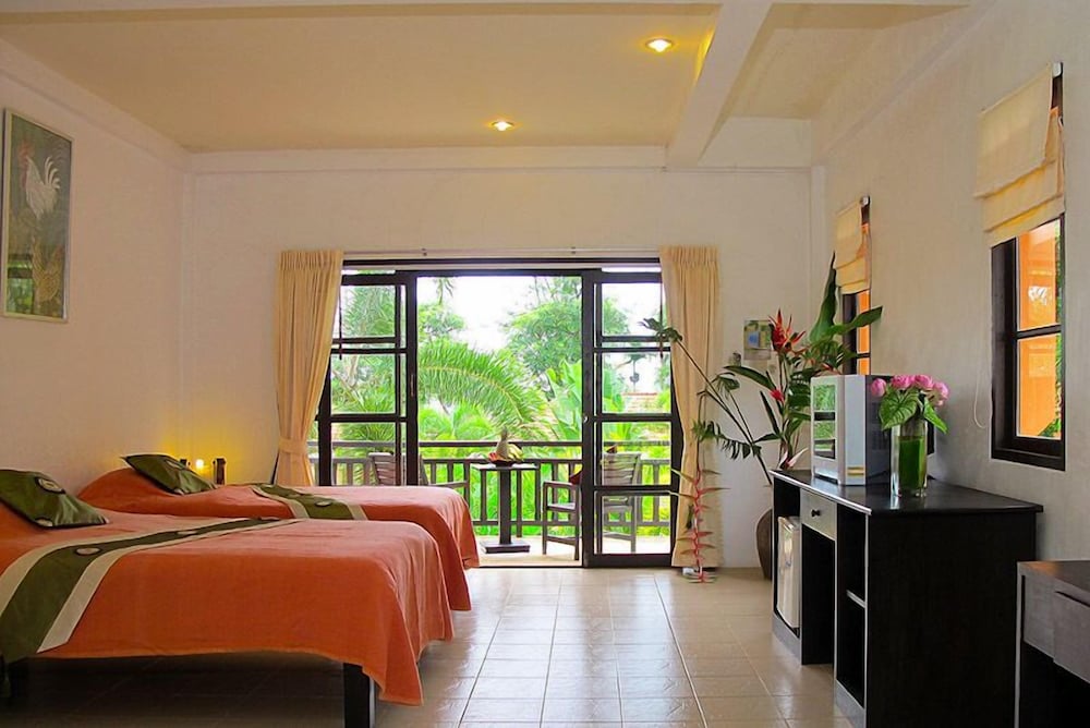 Deluxe Room, Garden View photo 2