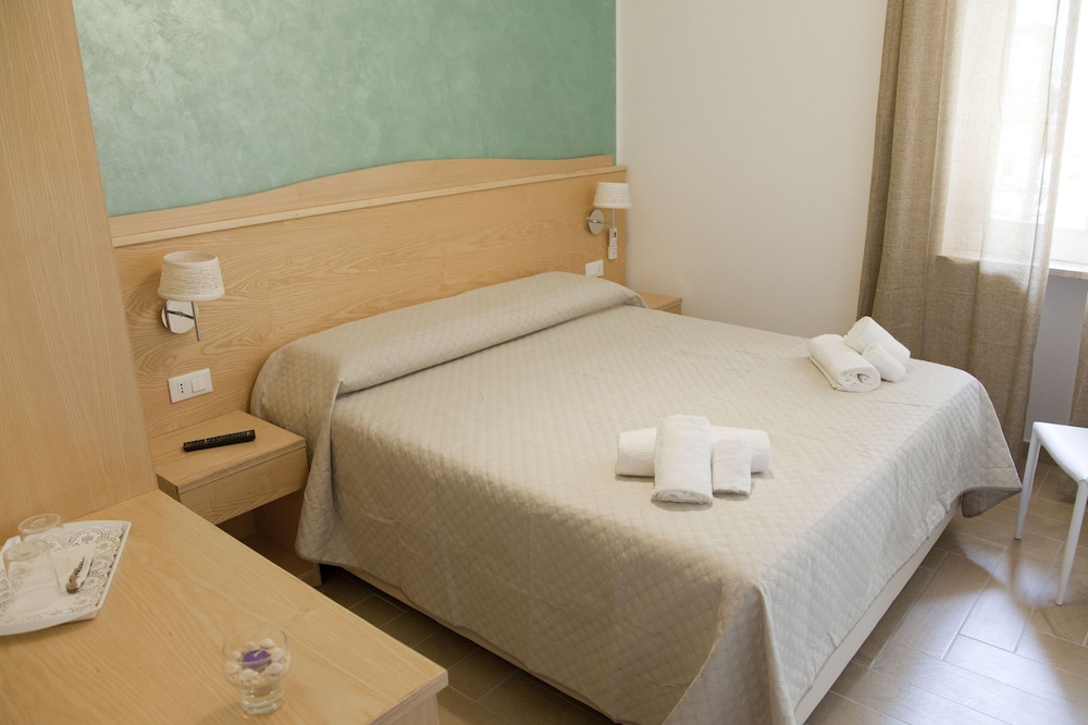 Double Room, Courtyard View (3)