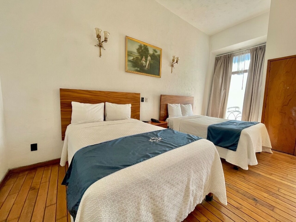 Premium Suite - Photo 1