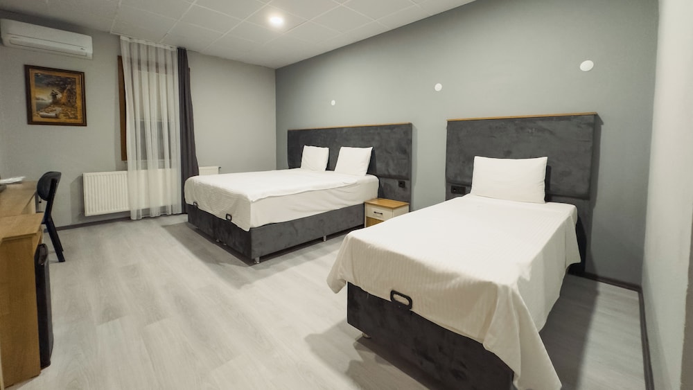 Standard Triple Room, City View