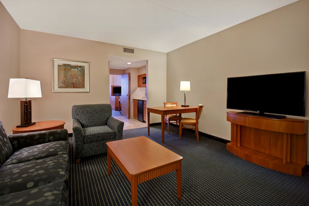 Suite, Accessible, Non Smoking photo 2