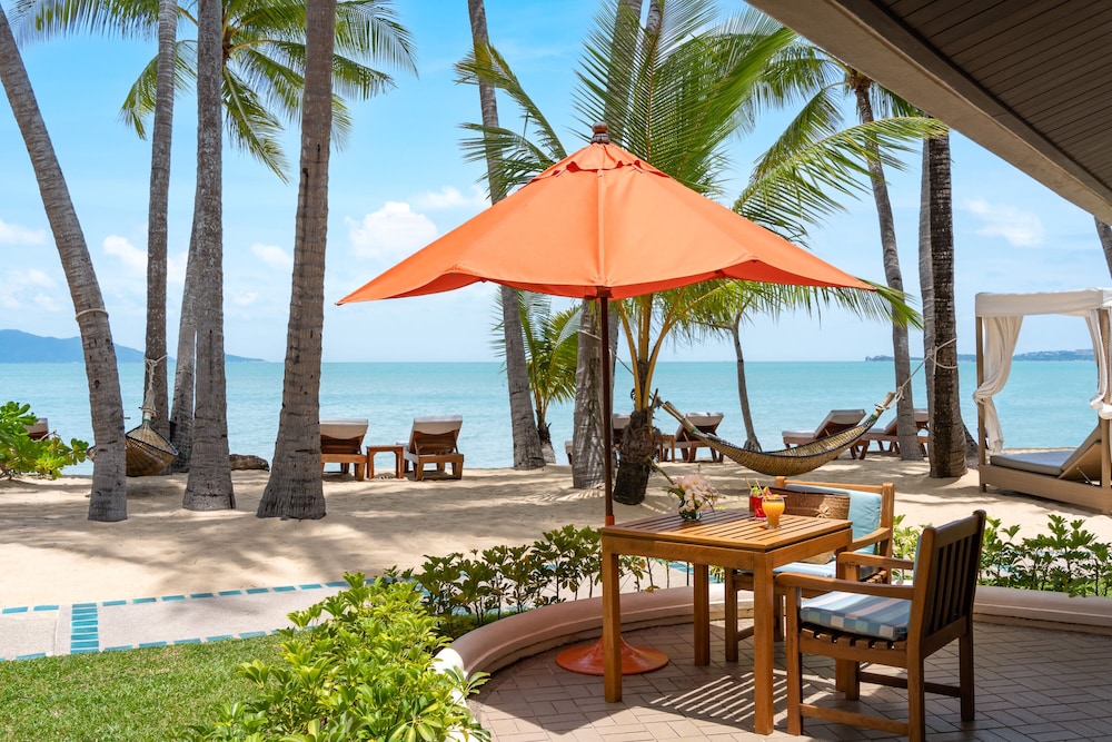 Deluxe Beachfront Villa - Photo 1