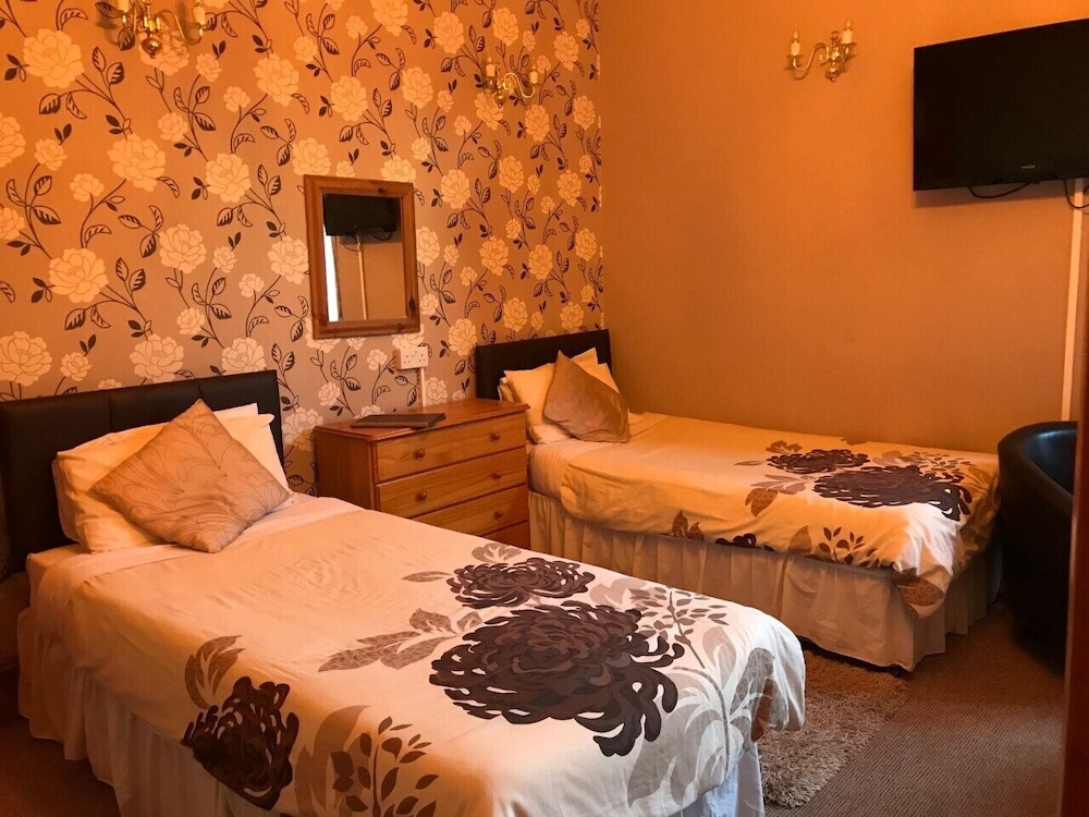 Family Room, Ensuite photo 2