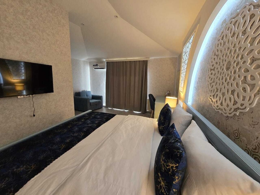 Deluxe Triple Room - Photo 3