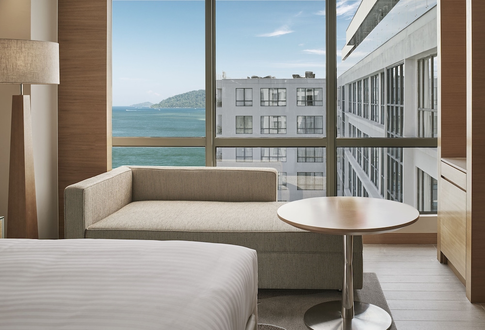 Room, 1 King Bed, Sea View photo 2