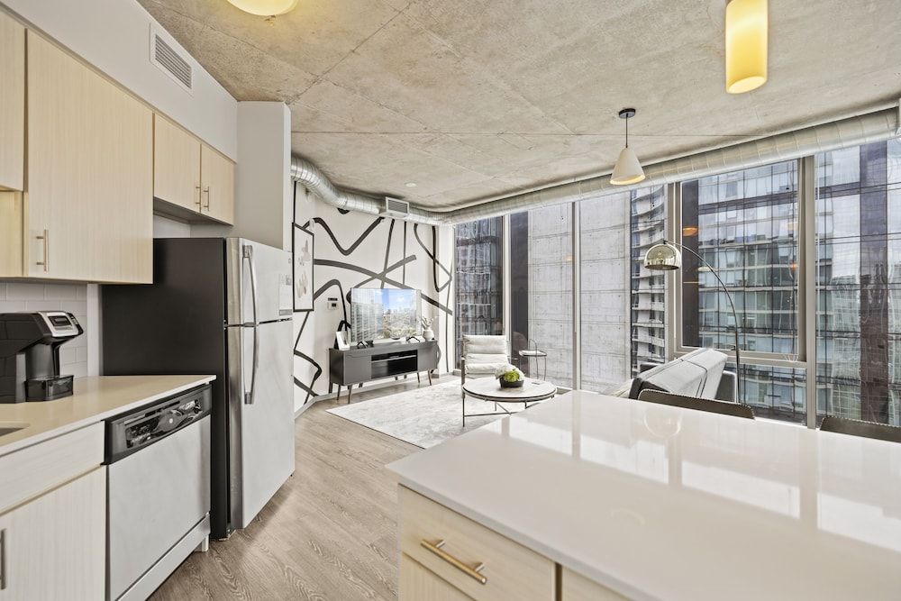 One Bedroom Deluxe Apartment - Photo 16