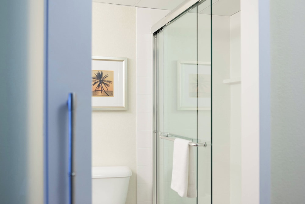Suite, 1 Bedroom - Photo 8