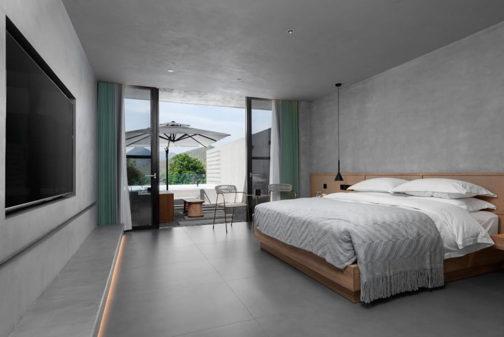 Luxury Double Room, Refrigerator, Overwater