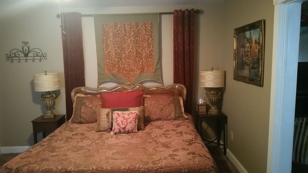 Executive Room, 1 King Bed, Fireplace (Italian Suite)