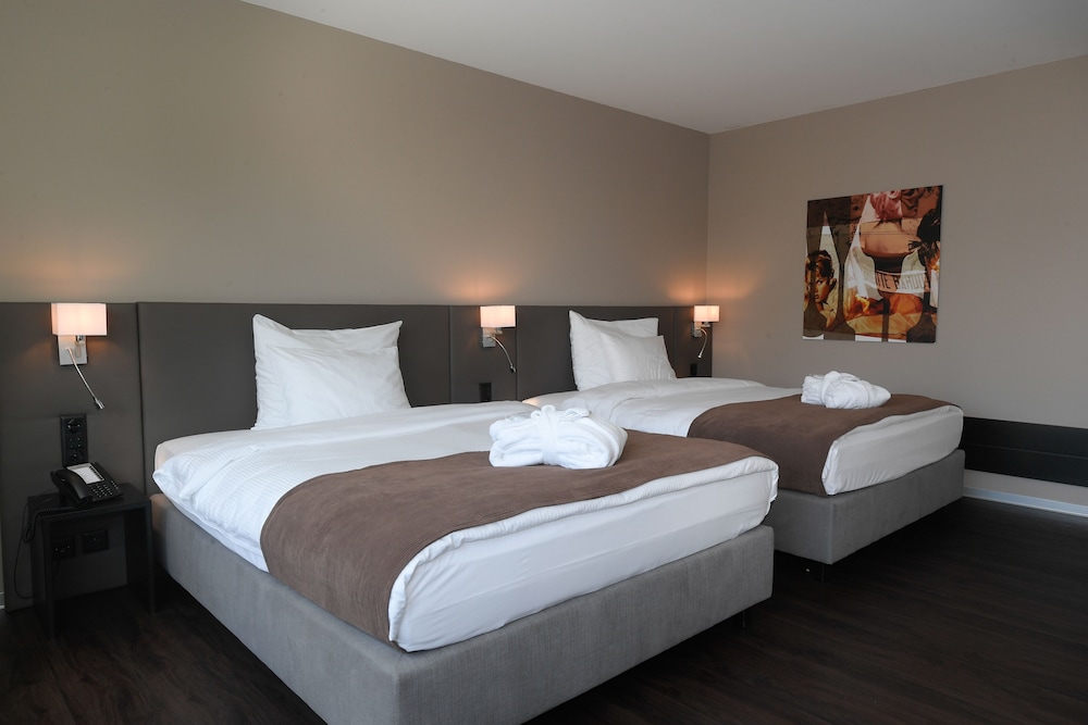 Family Twin Room, 2 Queen Beds, Non Smoking
