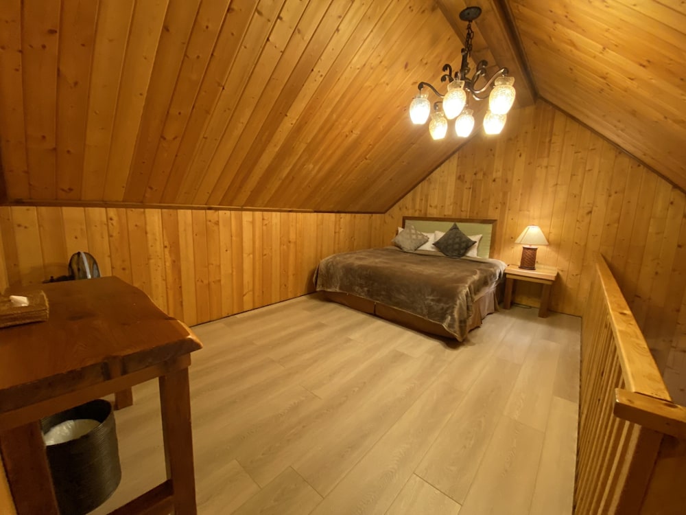 Loft, 2 Queen Beds, Mountain View photo 3