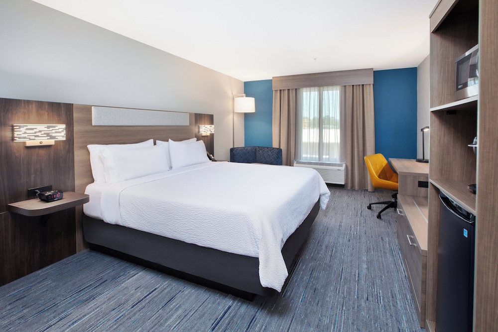 Standard Room, 1 King Bed, Accessible (Communications, Accessible Tub) - Photo 1