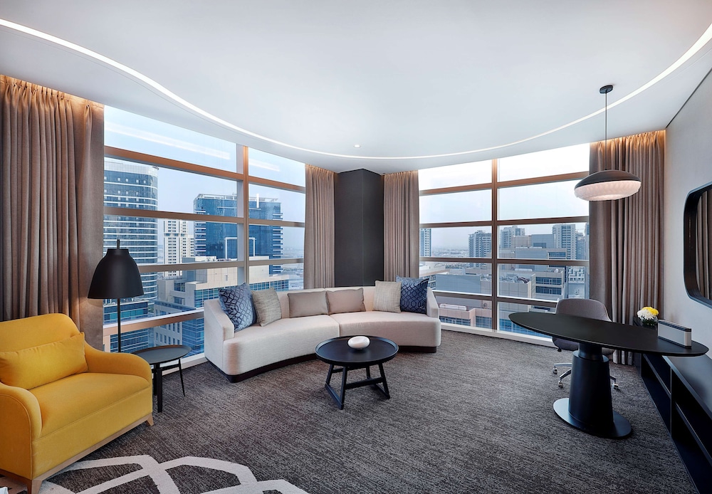 CORNER JUNIOR SUITE