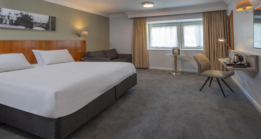 Superior Room, 1 King Bed, Non Smoking (with Sofabed) - Photo 3
