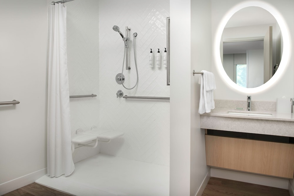 Suite, 1 Bedroom photo 3