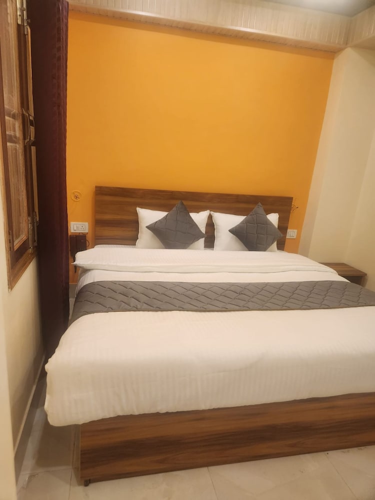 Deluxe Double Room - Photo 19