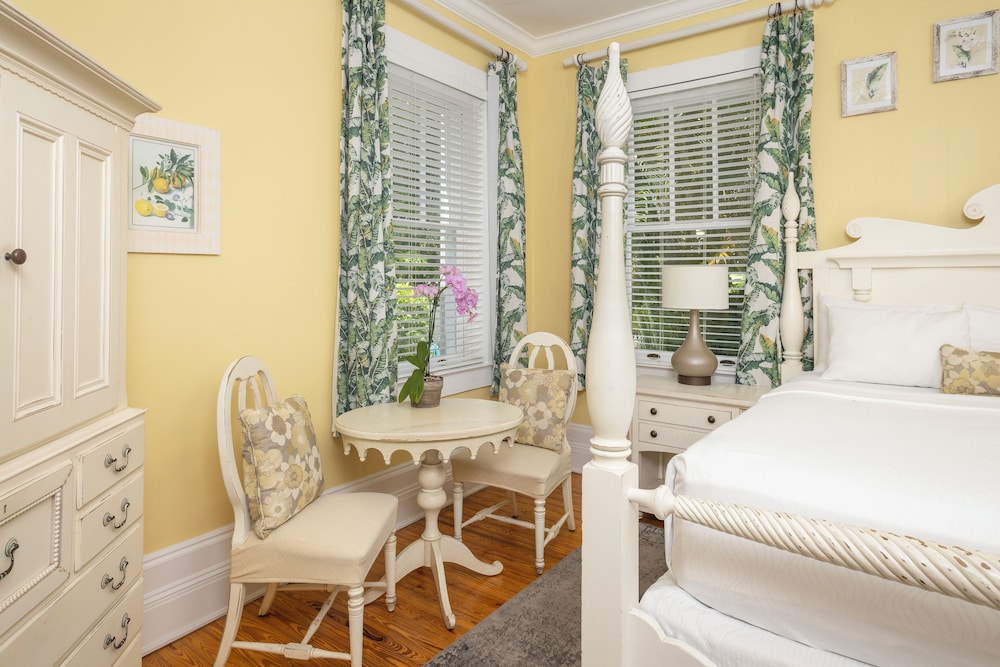 Deluxe Room, 1 King Bed