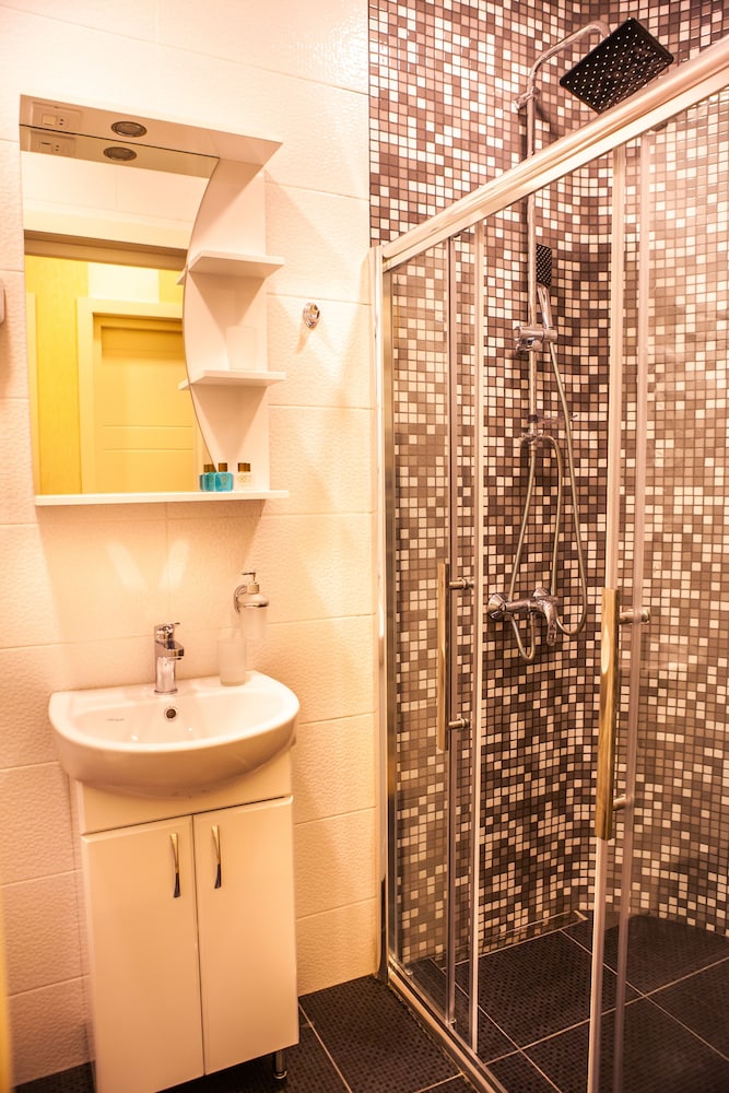 Family Apartment, 2 Bedrooms, City View photo 3
