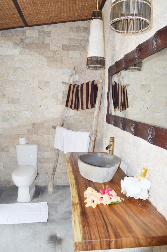 Beachfront Villa photo 7
