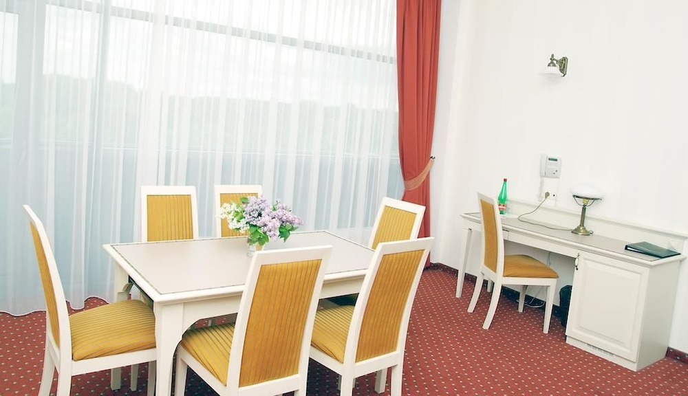 Family Apartment, 1 Bedroom - Photo 5