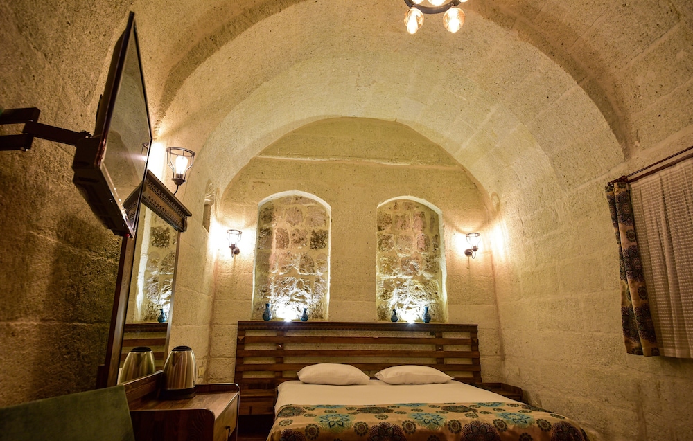 Royal Suite, Jetted Tub (Double) - Photo 14