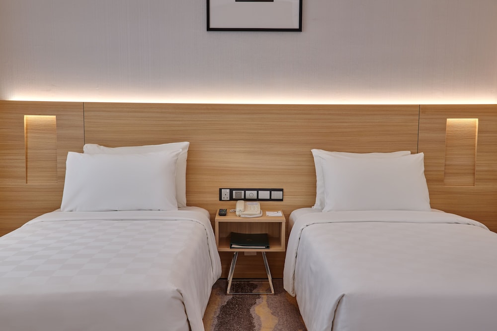 Superior Room, 2 Twin Beds, City View photo 2
