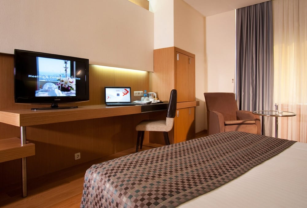 Deluxe Double or Twin Room photo 2