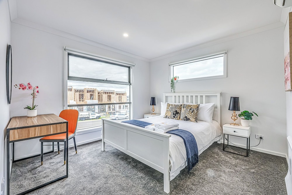 Deluxe Townhome, Garden View photo 1
