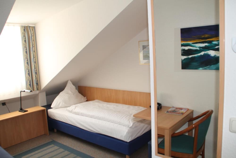 Single Room photo 3