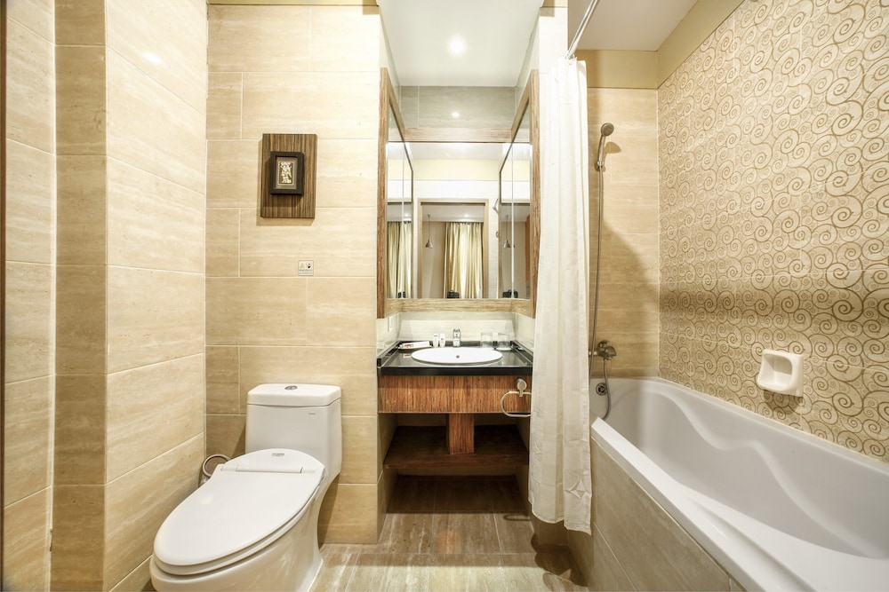 Deluxe Room, Non Smoking - Photo 4