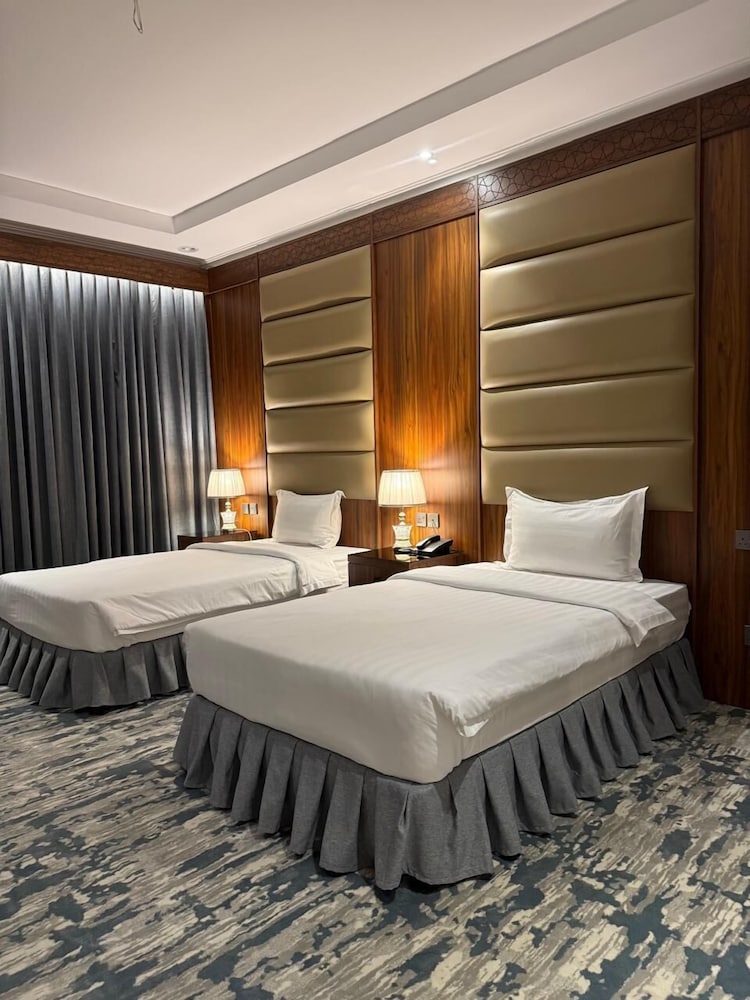 Deluxe Studio Suite, 2 Queen Beds photo 3