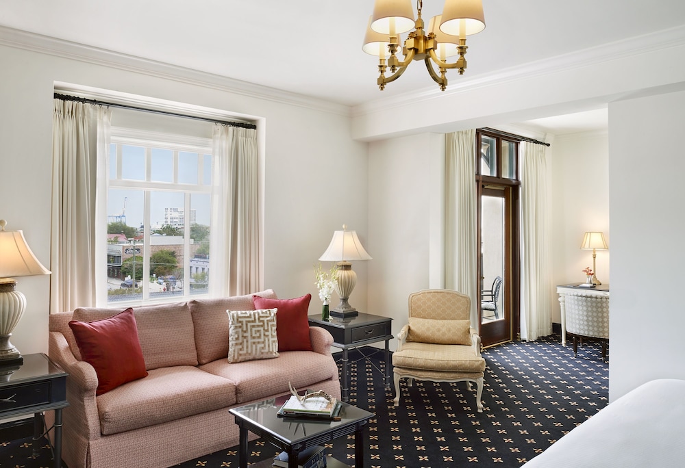 Suite, 1 King Bed, Balcony - Photo 1