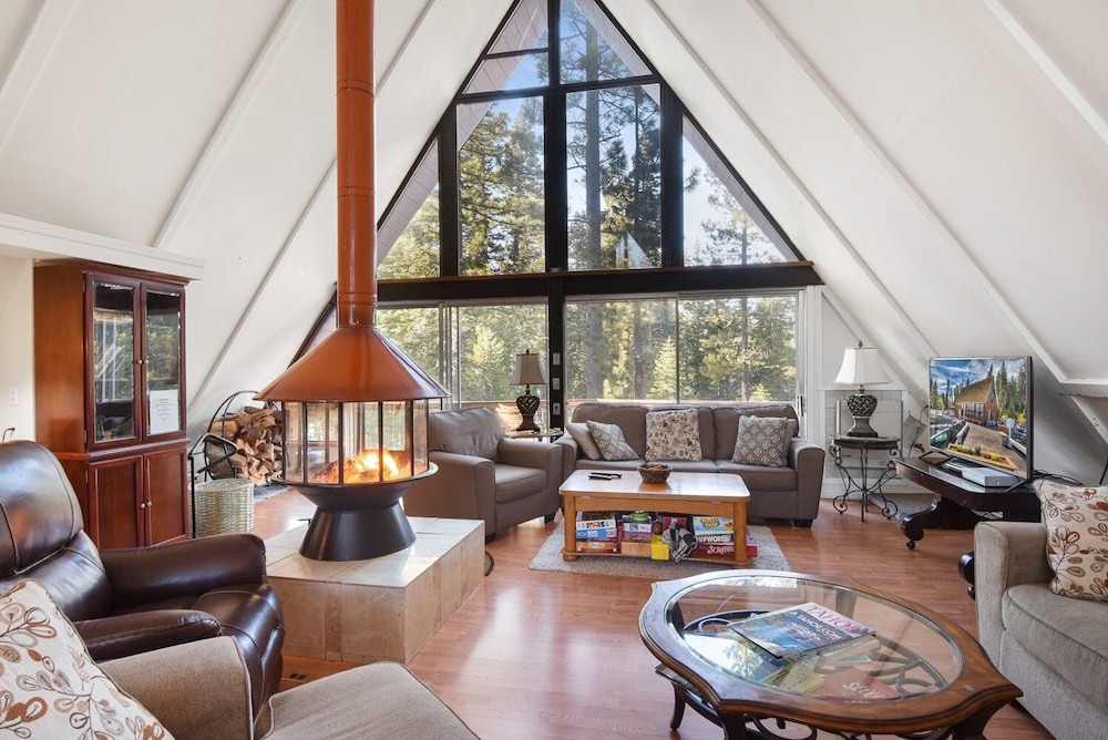 House, Multiple Beds, Balcony, Mountain View (Woodside Hideout)