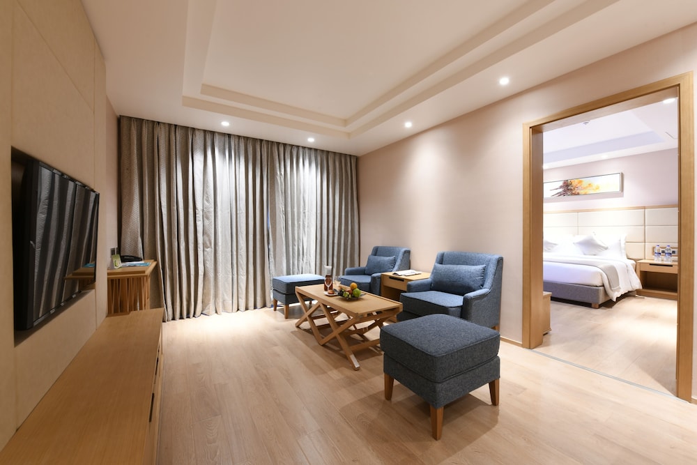 Hazel Suite