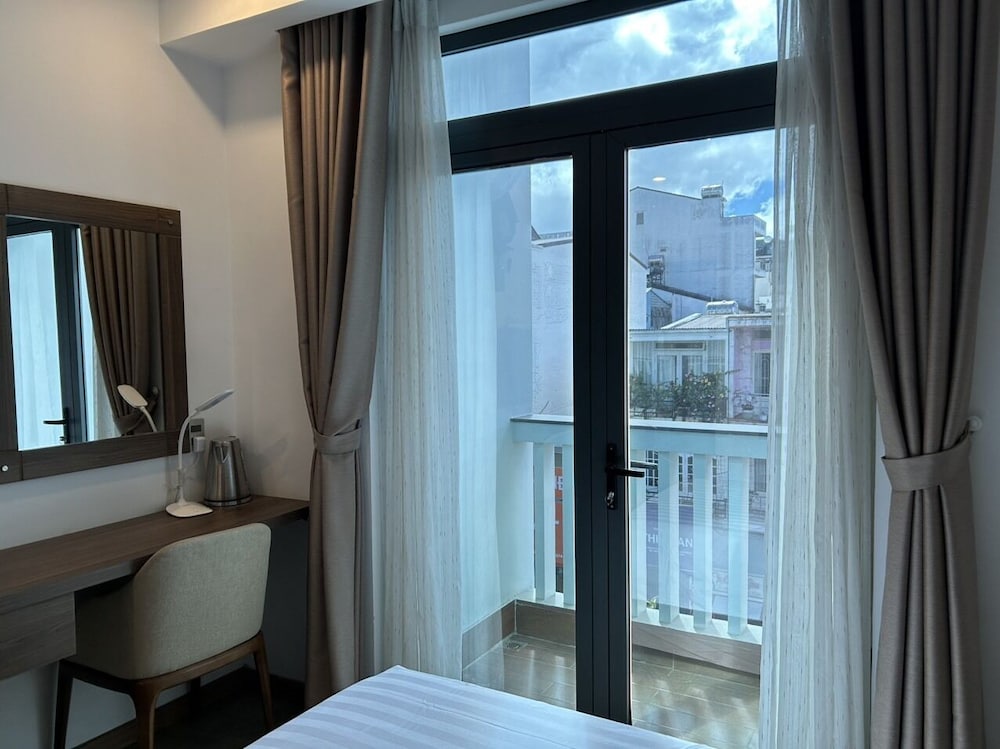 Deluxe Room - Photo 7
