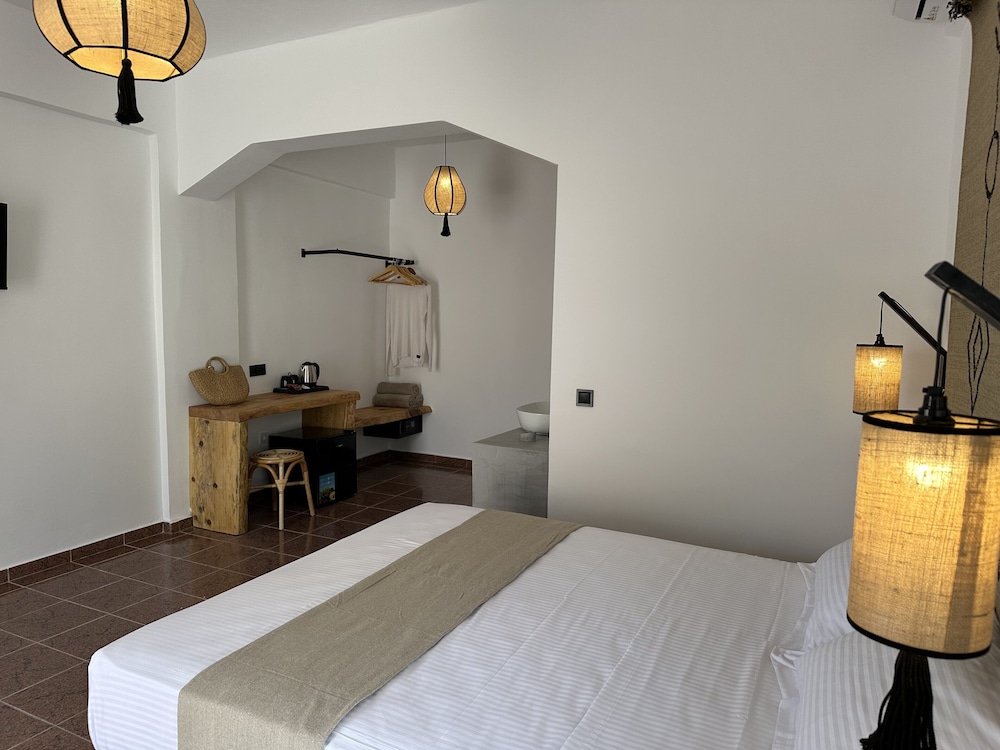 Deluxe Triple Room, Annex Building photo 3