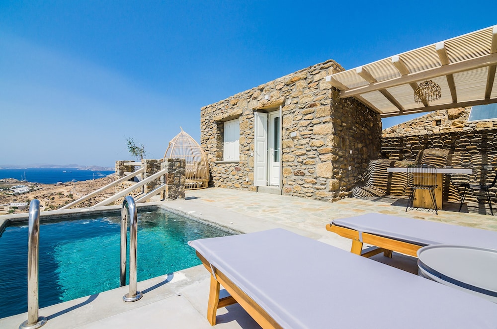 Honeymoon Suite, Private Pool, Sea View photo 3