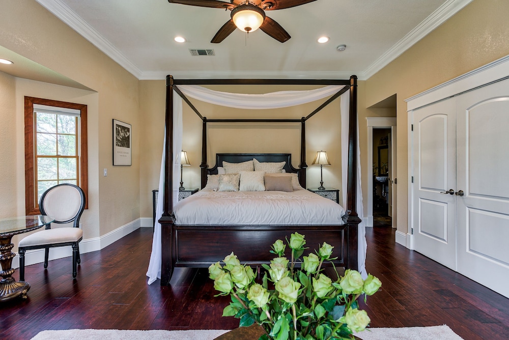 Royal Shasta Room photo 2